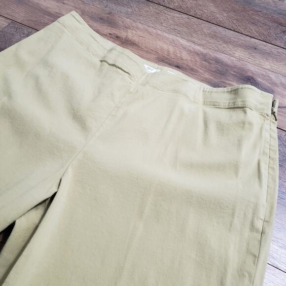 J. Jill Genuine Fit At Waist Green Cropped Capri Flat Front Cotton Pants 14 - Picture 4 of 9